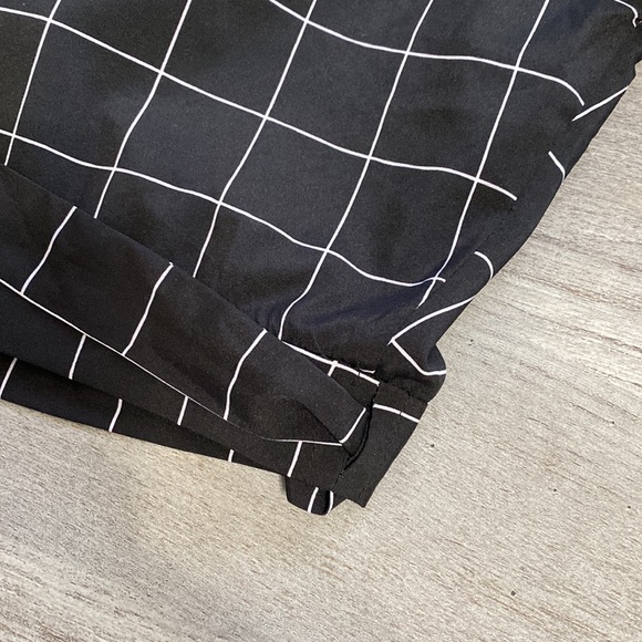 Black & White Grid Versatile Tie/Wrap Top - Picture 4 of 5